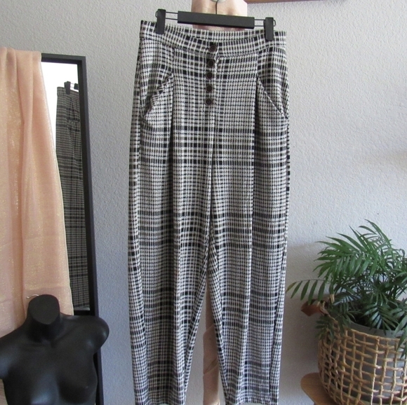 Free People High Rise Cropped Pants - Picture 2 of 11